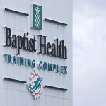 Tampa Bay Buccaneers akan pindah ke Florida Selatan sebelum Badai Ian, melakukan latihan di fasilitas Miami Dolphins