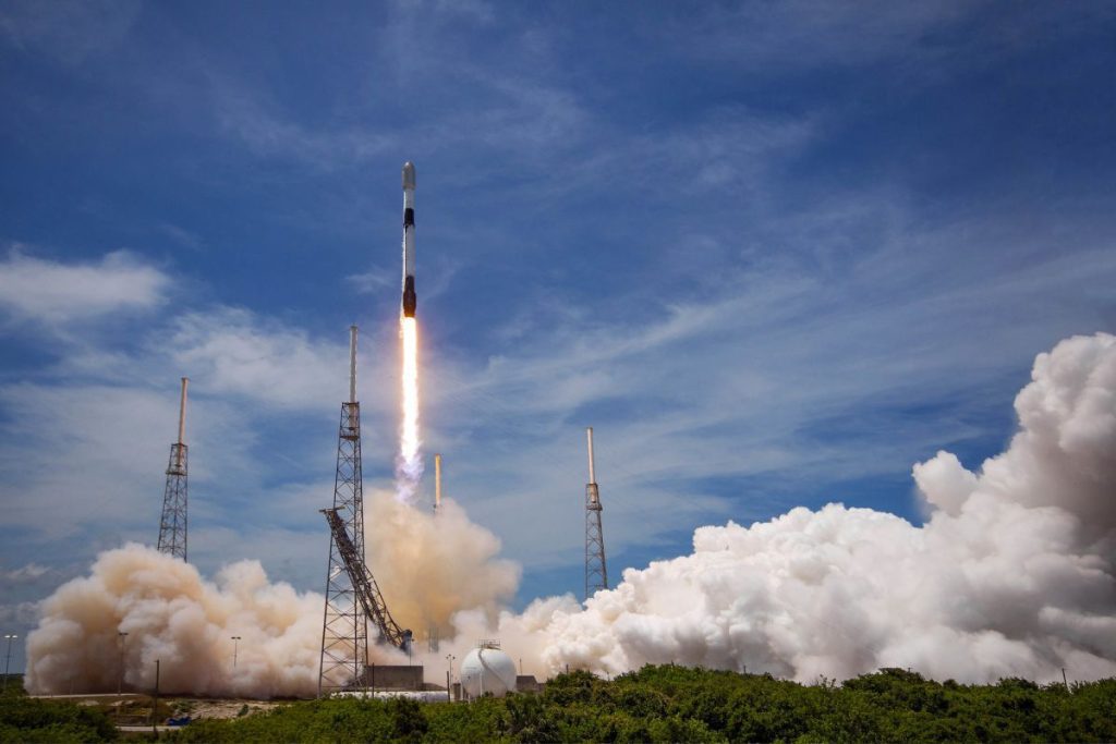Tonton peluncuran roket SpaceX yang memecahkan rekor pada 10 September