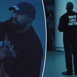 Kanye West mengenakan kemeja White Lives Matter di Yeezy Show