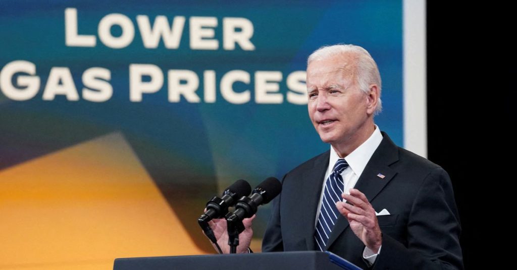 AS merilis cadangan minyak karena Biden berurusan dengan harga pompa yang lebih tinggi