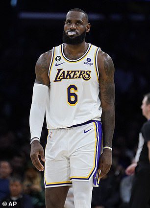 LeBron James tidak meminta untuk pindah dari Lakers