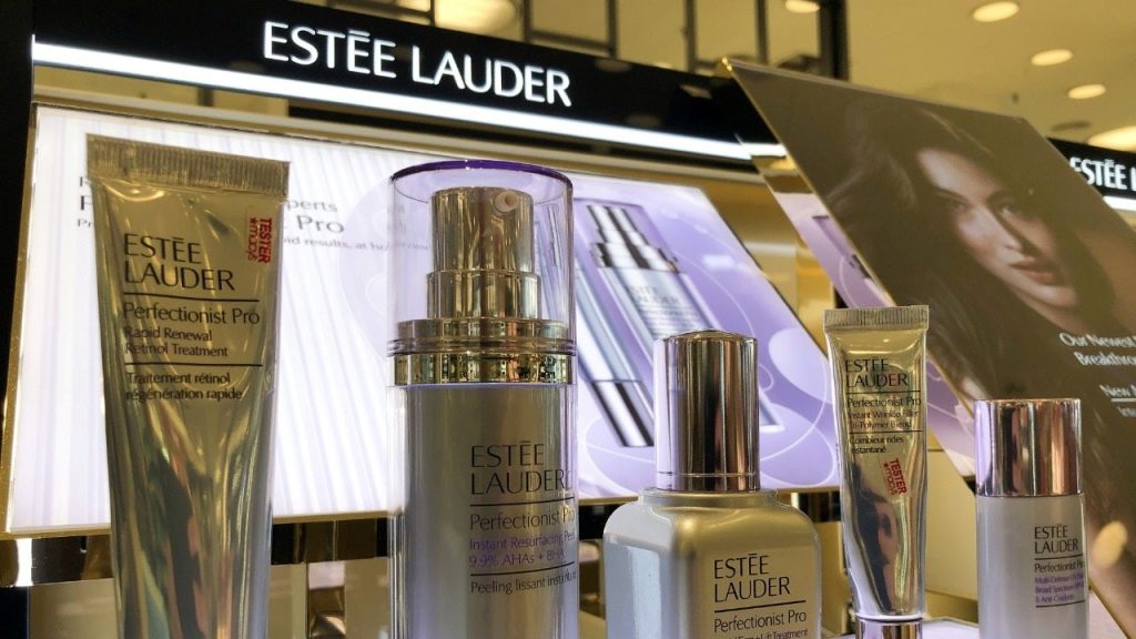 Estee Lauder membeli Tom Ford dalam kesepakatan senilai $2,8 miliar