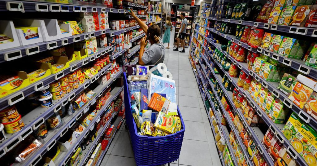Inflasi di Eropa mencapai rekor tertinggi 10,7% karena para pejabat menghadapi pilihan sulit