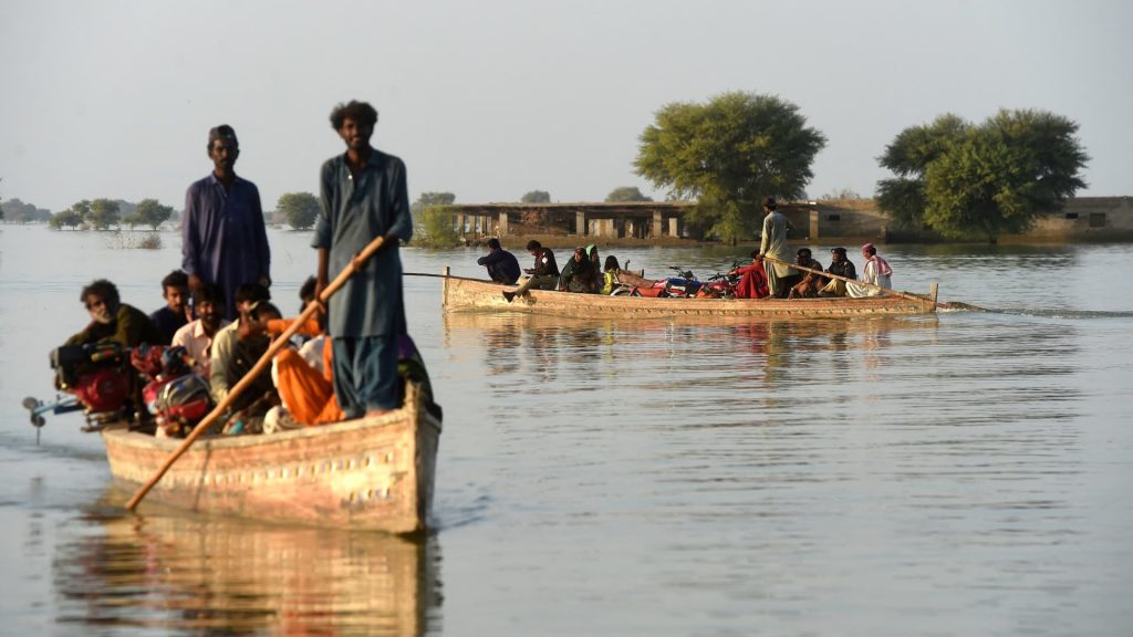 Pakistan mengatakan banjir yang mengerikan memperkuat kebutuhan akan kompensasi