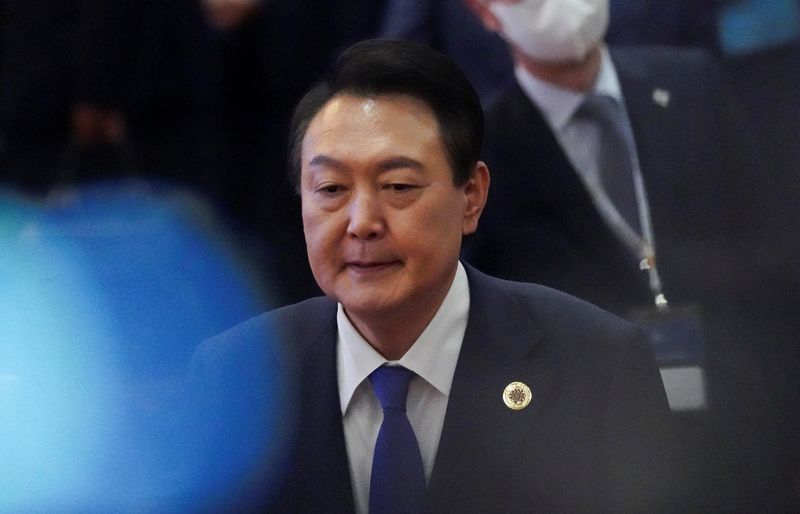 Presiden Korea Selatan memperingatkan tindakan keras saat pemogokan pengemudi truk memasuki hari kedua