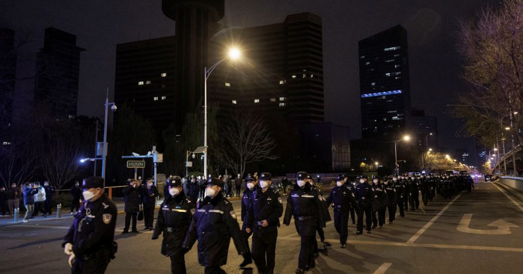 Protes virus korona meningkat di Guangzhou ketika kemarahan penguncian China memuncak