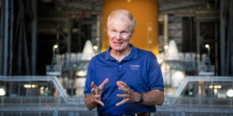 Bill Nelson datang ke NASA untuk melakukan dua hal, dan semuanya kehabisan akal