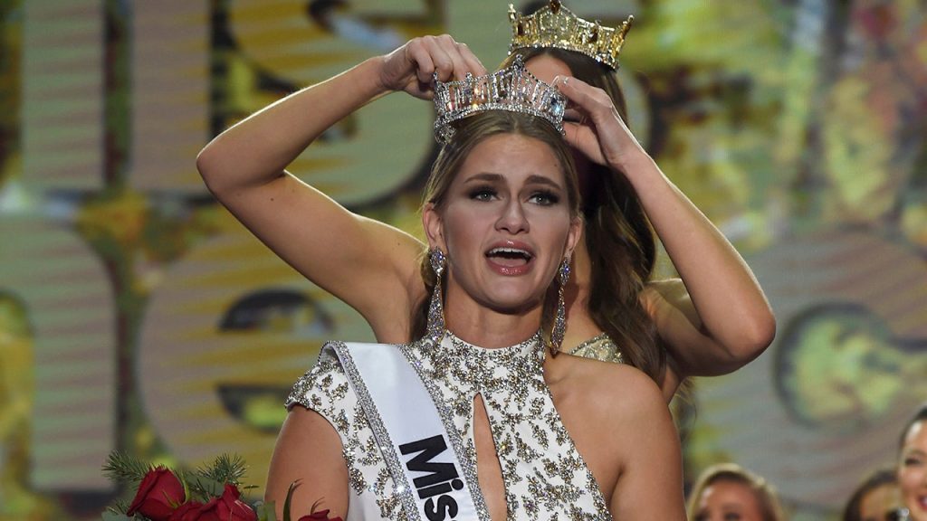 Pemenang Miss America 2023, Miss Wisconsin Grace Stank, merefleksikan kemenangannya yang mengejutkan: 'Benar-benar berantakan'