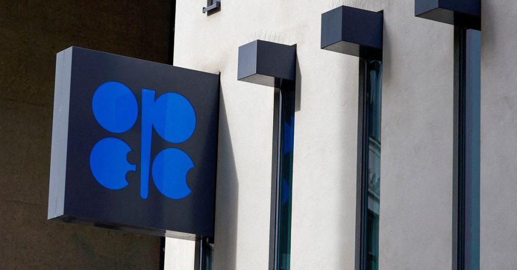 OPEC+ mempertahankan kebijakan yang stabil di tengah ekonomi yang lemah dan batas atas minyak Rusia