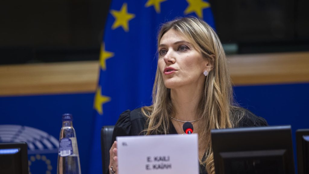 Parlemen Eropa memberhentikan Eva Kayley sebagai wakil presiden, menyusul tuduhan korupsi di Qatar